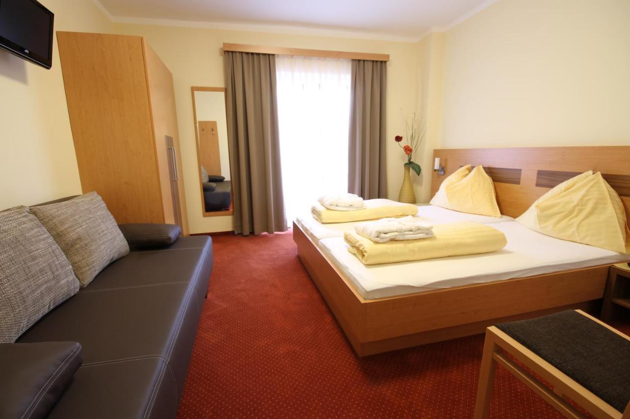 Hotel Panoramadorf Saualpe Eberstein Pokoj fotografie